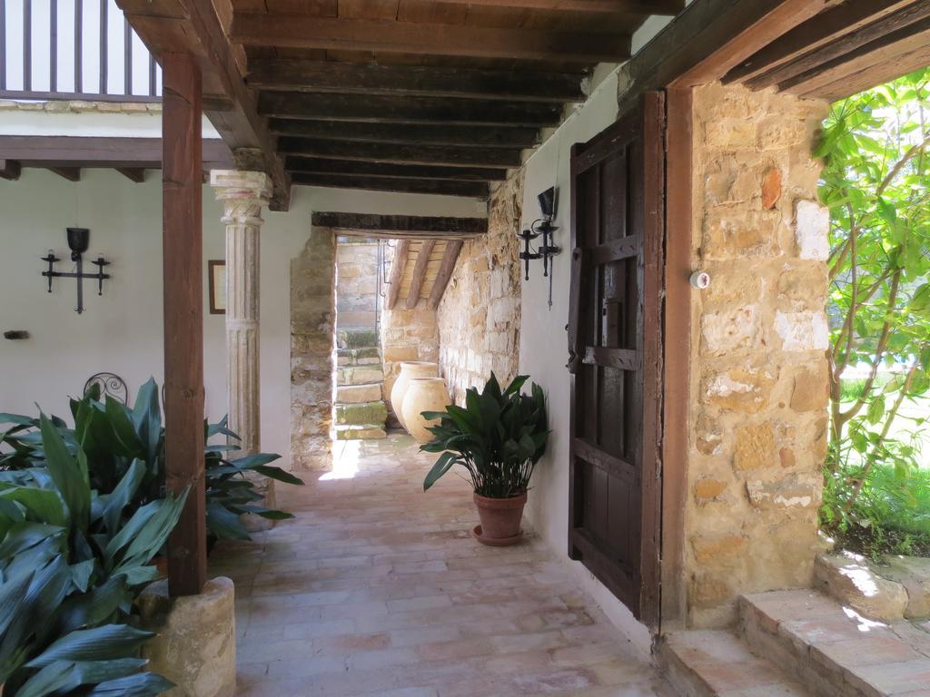 Turisticos El Losal Ubeda (Andalucia)